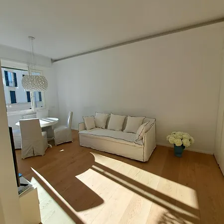 The Window On The Theatre And The Cathedral - Luxury Apartment