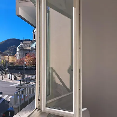The Window On The Theatre And The Cathedral - Luxury * קומו