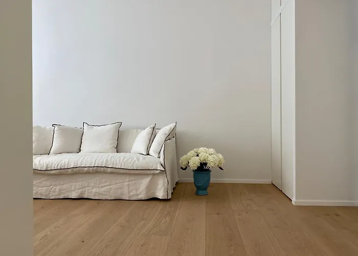 The Window On The Theatre And The Cathedral - Luxury * كومو