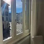 The Window On The Theatre And The Cathedral - Luxury Como
