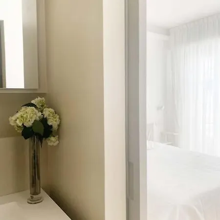 Апартаменты The Window On The Theatre And The Cathedral - Luxury