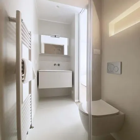 The Window On The Theatre And The Cathedral - Luxury * Комо