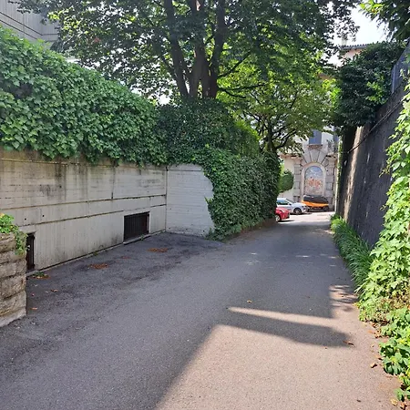 The Window On The Theatre And The Cathedral - Luxury Комо